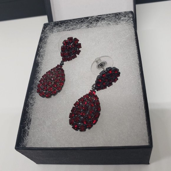 Stunning Red Gems Dangle Drop Earrings - Picture 6 of 12